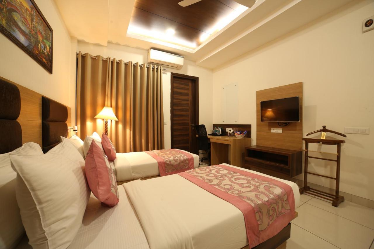 Hotel Grand Regency By Jmd Group Near Delhi Igi Airport Nuova Delhi Esterno foto